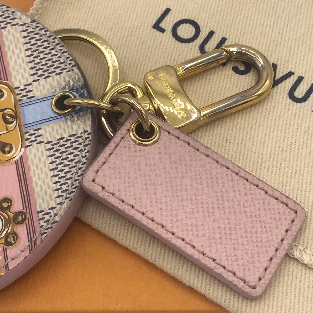 Louis Vuitton Checkered Key Holder with Gold and Red Accents - Picture 9 of 16
